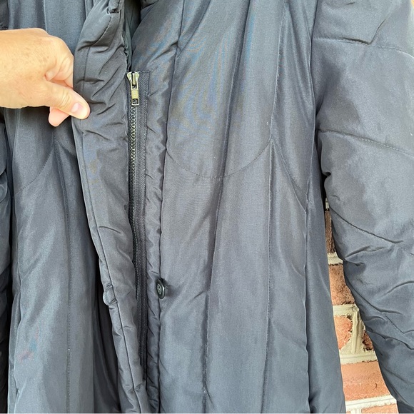 Vintage black puffer trenchcoat size: ladies small - Picture 4 of 10